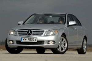 Klasa średnia, najdroższy - Mercedes Klasy C W204