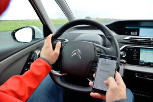 Pisanie SMS-ów podczas jazdy