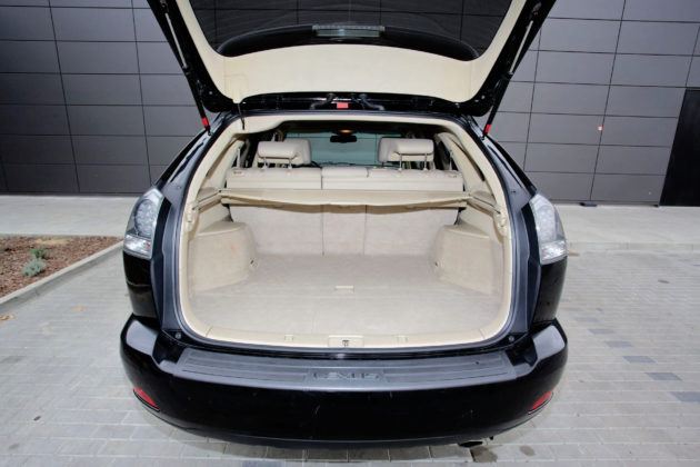 Lexus RX - bagażnik
