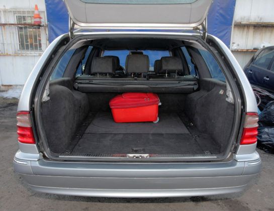 Mercedes Klasy E W210 - bagażnik