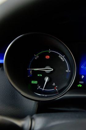 Toyota C-HR - wskaźnik mocy