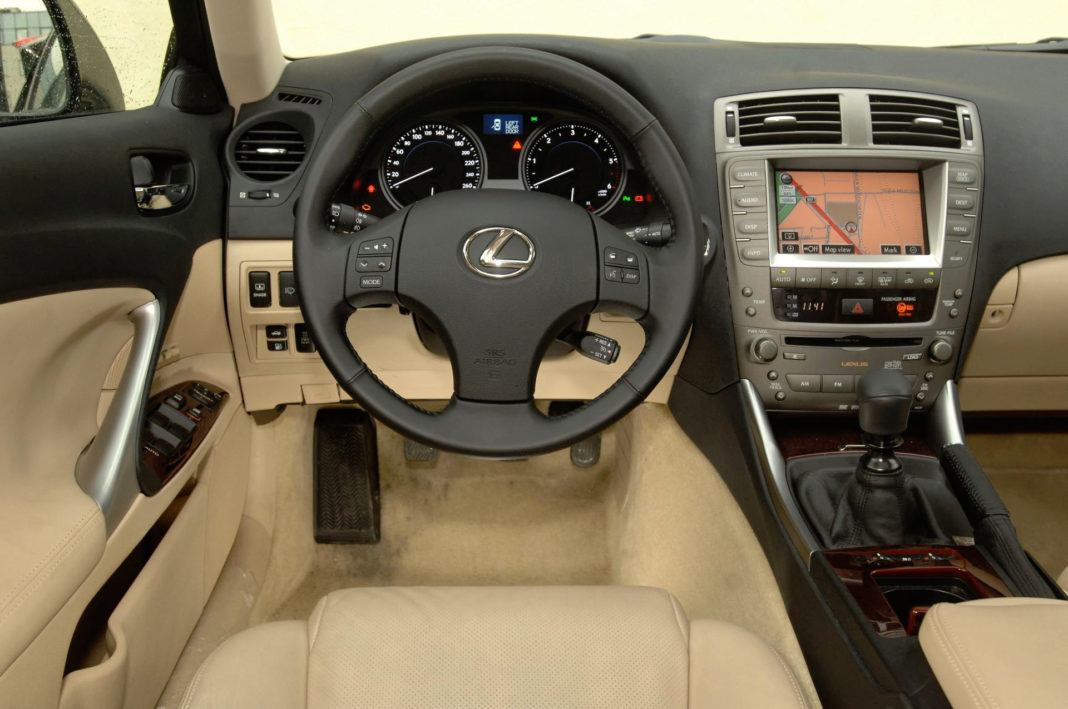 Używany Lexus IS II (20052012) opinie, awaryjność, dane