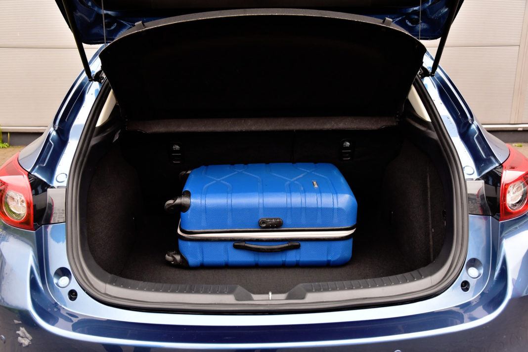 Mazda 3 - bagaznik