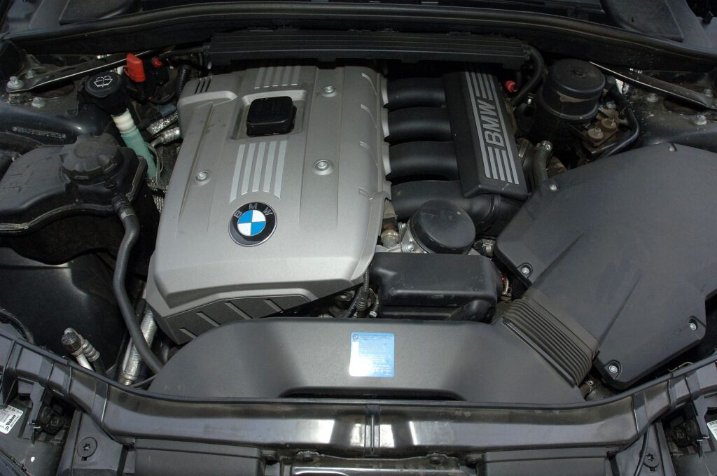BMW 1 E87 3.0