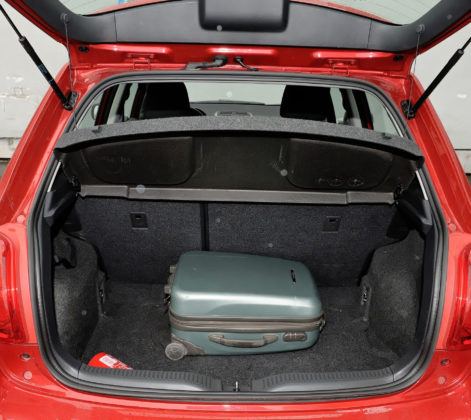Toyota Auris I Hybrid - bagażnik