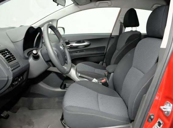 Toyota Auris I Hybrid - fotel kierowcy