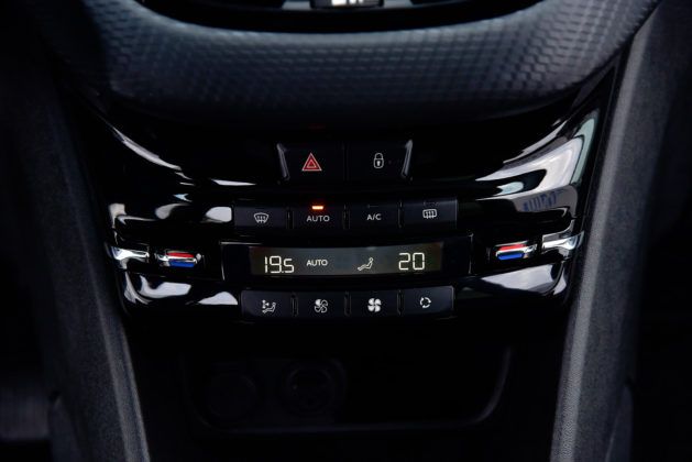 Peugeot 208 - sterowanie klimatyzacją