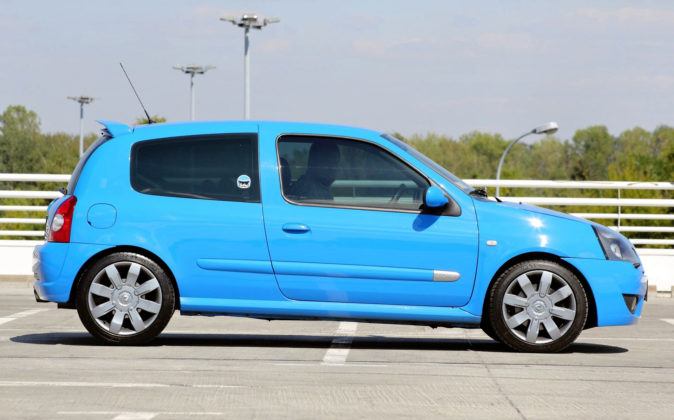 Renault Clio Sport - bok