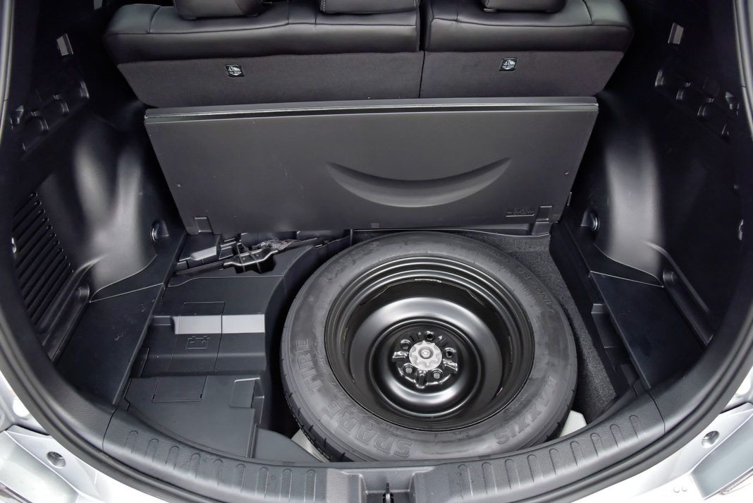 Toyota RAV4 Hybrid - koło dojazdowe