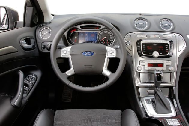 Ford Mondeo 2.5 T - deska rozdzielcza