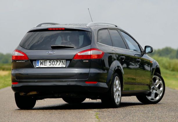 Ford Mondeo 2.5 T - tył