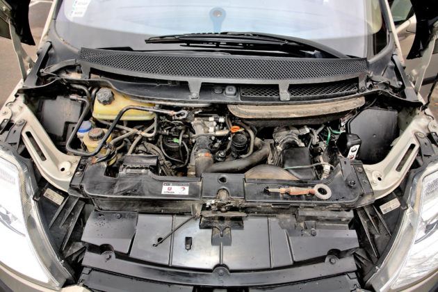 Dostęp do silnika Peugeot 807/Citroen C8