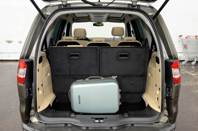 Ford Galaxy II - bagażnik (3. rząd siedzeń rozłożony)