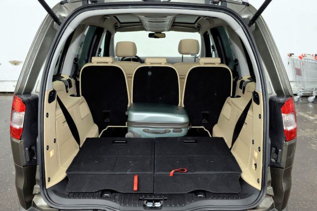 Ford Galaxy II - bagażnik (3. rząd siedzeń złożony)