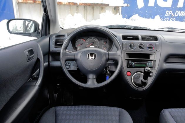Honda Civic VII - deska rozdzielcza