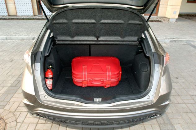 Honda Civic VIII - bagażnik