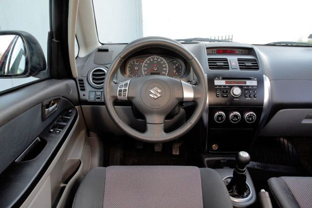 Suzuki SX4 - deska rozdzielcza