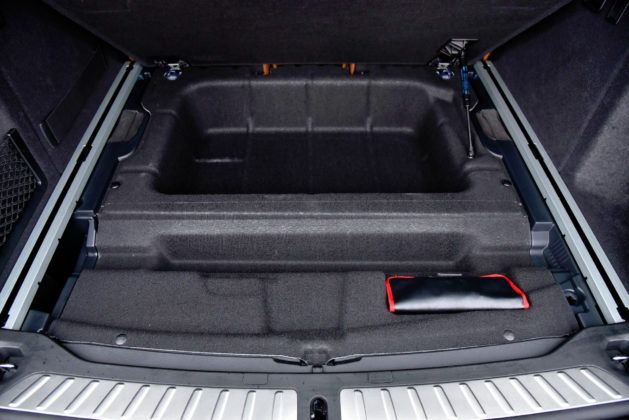 BMW X3 - schowek pod podłogą bagażnika