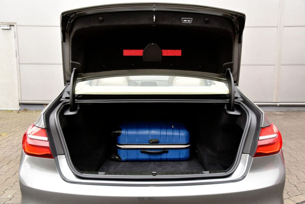 BMW serii 7 - bagażnik