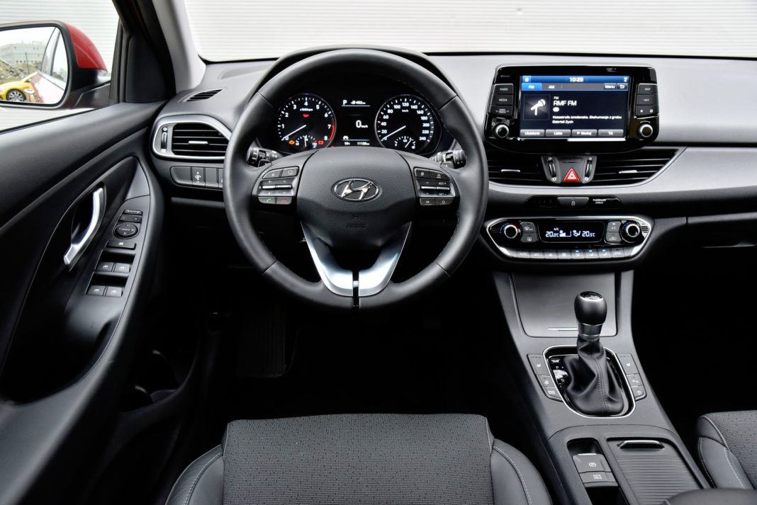 Hyundai i30 - deska rozdzielcza