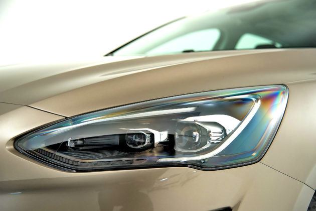 Nowy Ford Focus - reflektor
