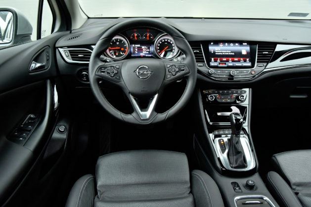 Opel Astra - deska rozdzielcza