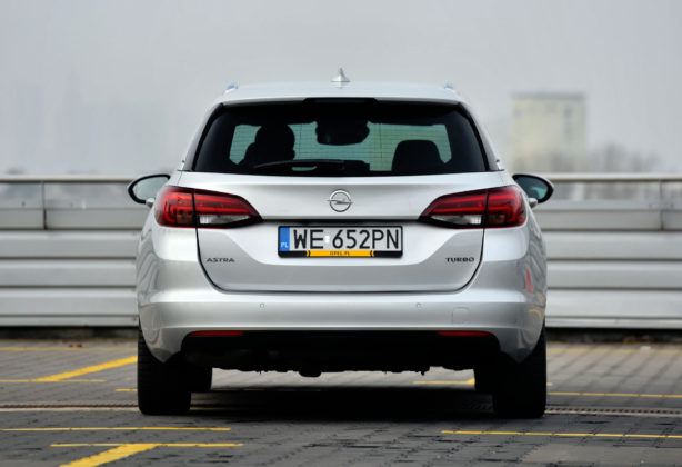 Opel Astra - tył