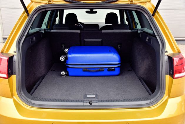 Volkswagen Golf - bagażnik