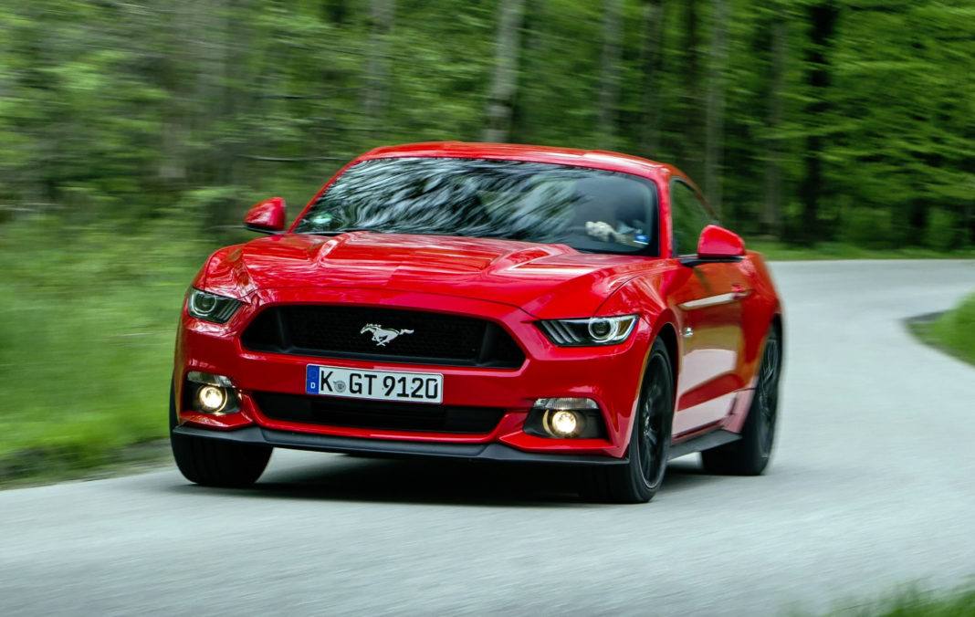 Ford Mustang przedlift - dynamiczne