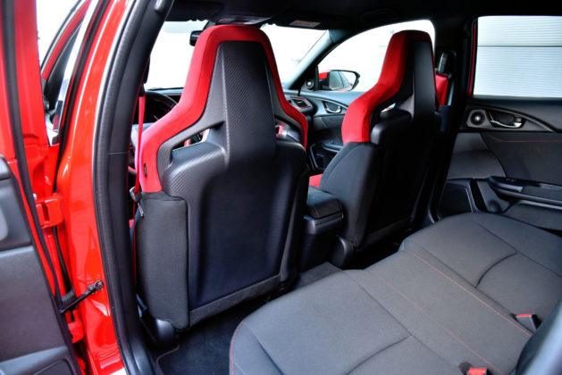 Honda Civic Type R - oparcia foteli