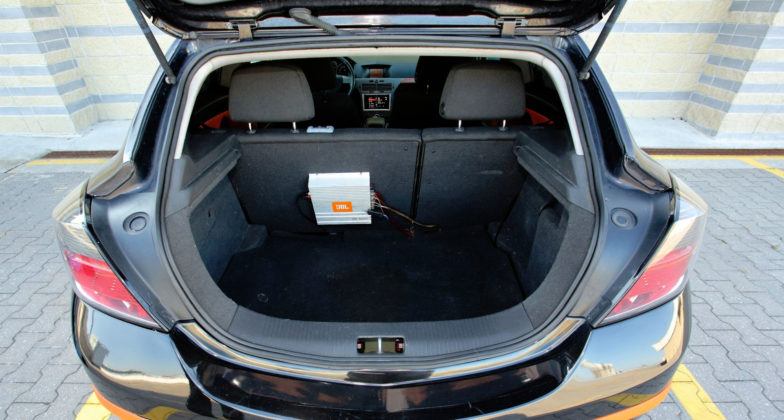 Opel Astra III 3d - bagażnik