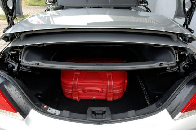 Opel Astra III TwinTop - bagażnik