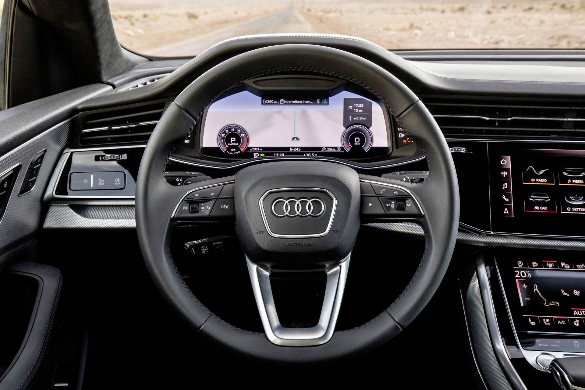 Audi Q8 - kierownica