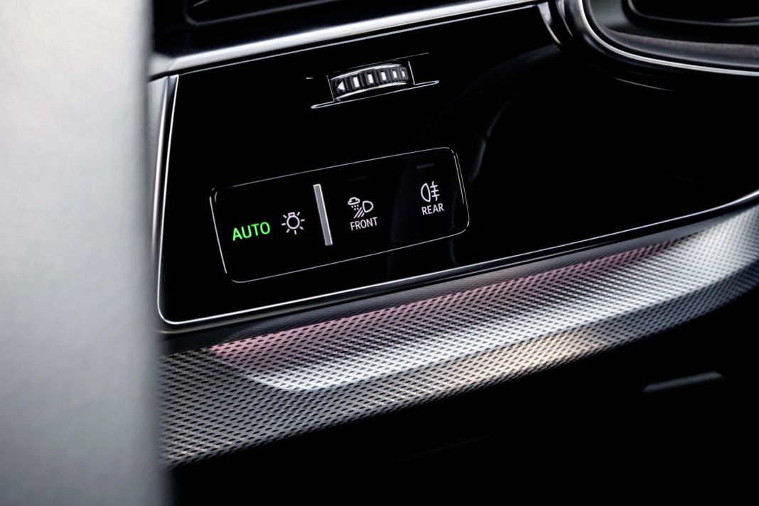 Audi Q8 - włącznik świateł