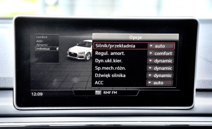 Audi RS 5 - ekran