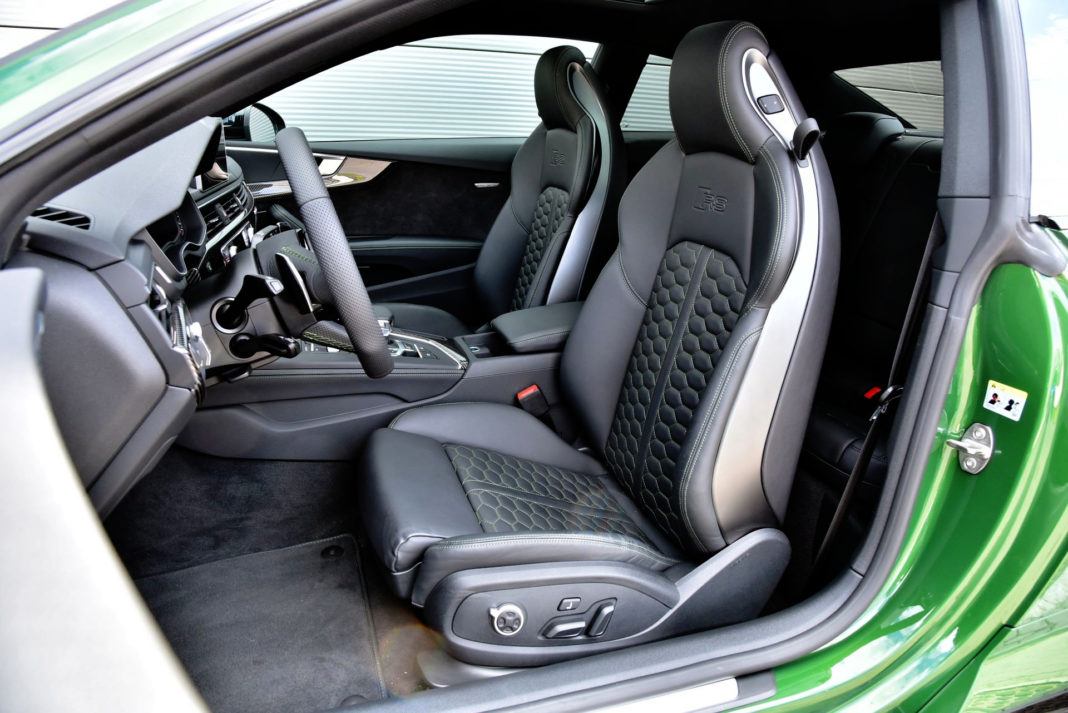 Audi RS 5 - fotel kierowcy