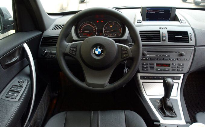 BMW X3 E83 deska rozdzielcza