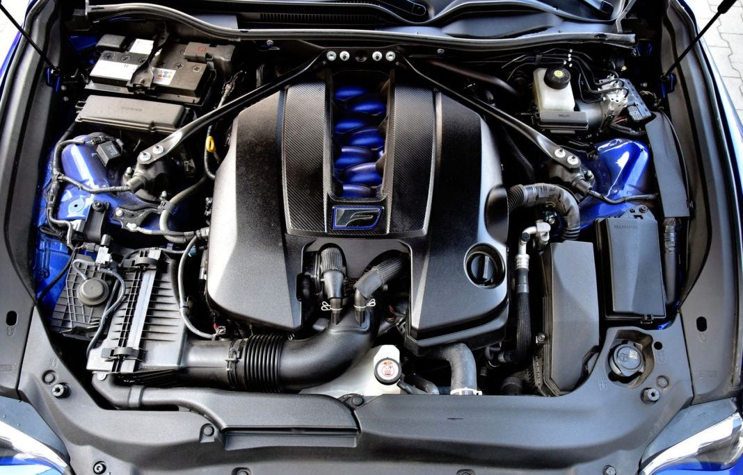Lexus RC F - silnik