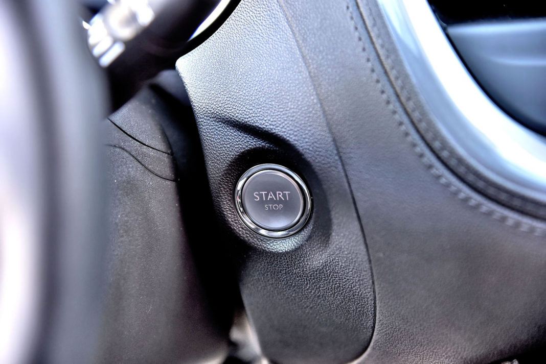 Opel Grandland X - przycisk