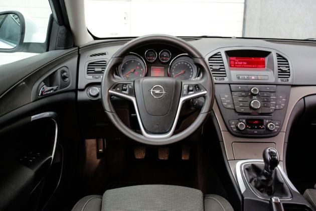 Opel Insignia - deska rozdzielcza