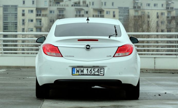 Opel Insignia - tył