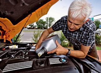Dlaczego silnik bierze olej? Jakie są przyczyny spalania oleju przez silniki?