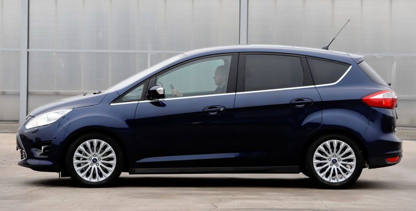 Ford C-Max - bok