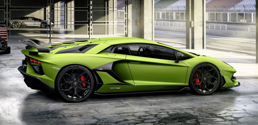 Lamborghini Aventador SVJ - bok