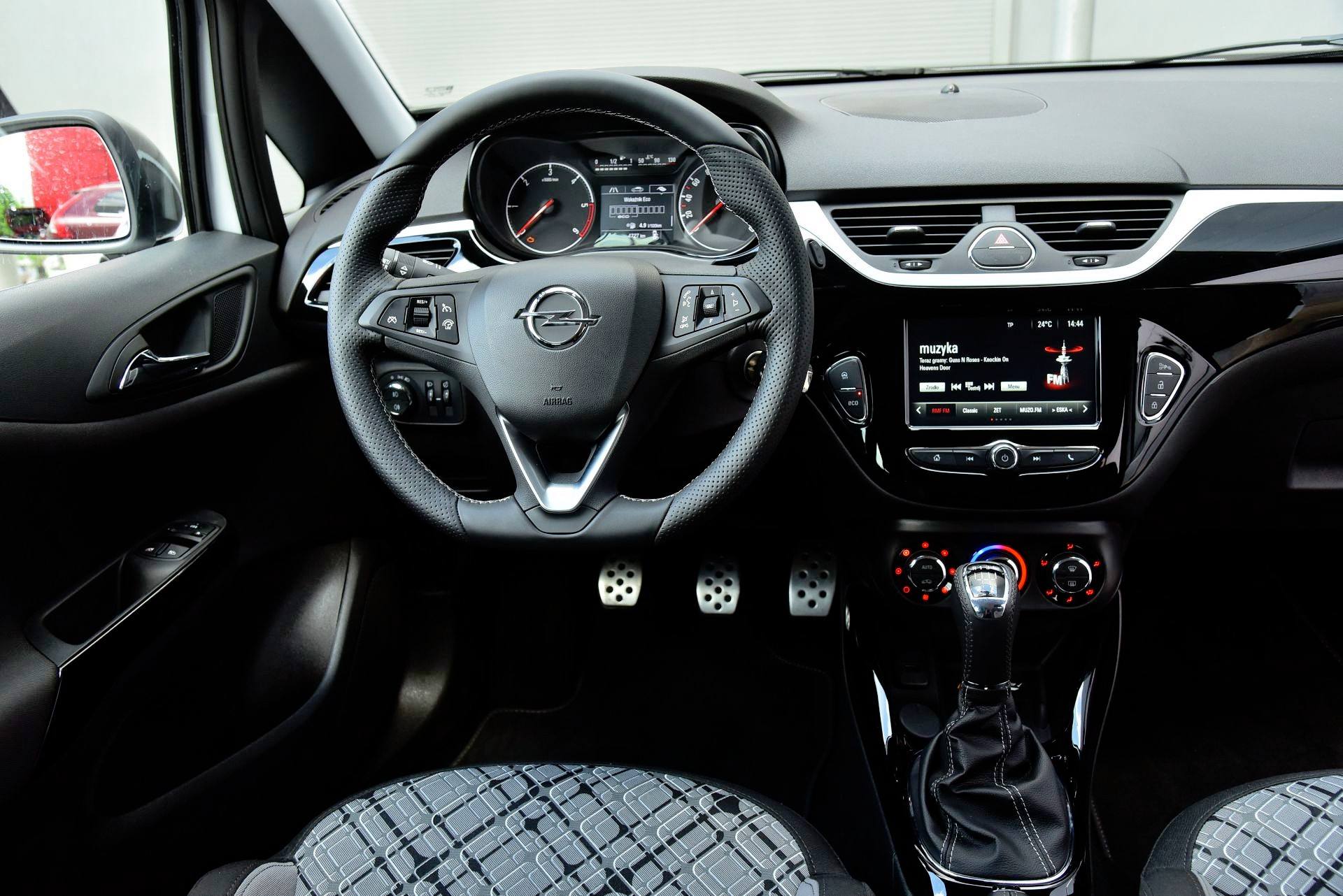Opel Corsa - deska rozdzielcza