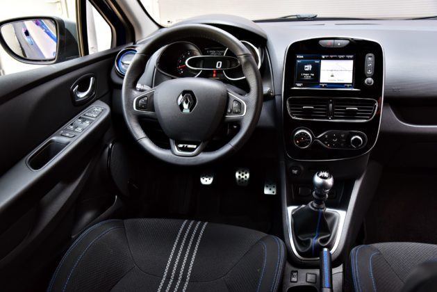 Renault Clio - deska rozdzielcza