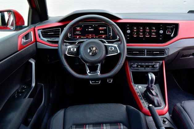 Volkswagen Polo GTI - deska rozdzielcza