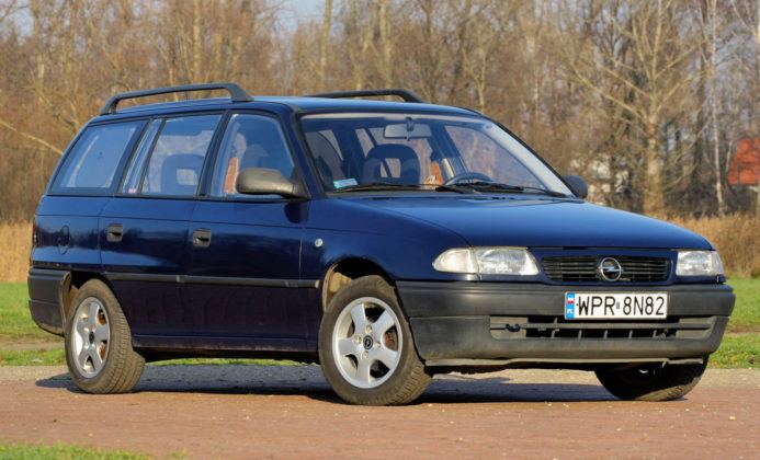Opel Astra I - przód