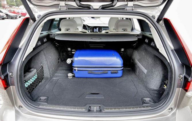 Volvo V60 - bagażnik