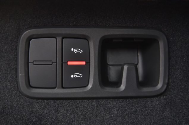 Audi Q8 - haczyk